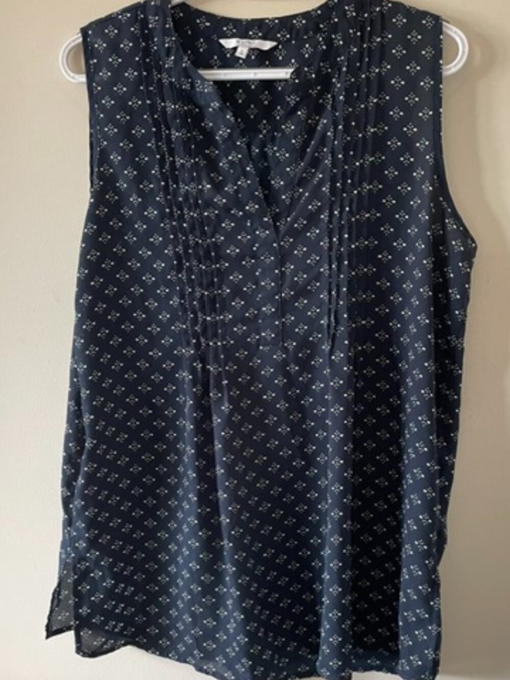 Alfred Sung Navy Sleeveless Women's keyhole Neckline  Pattern Top Sze L – NWOT